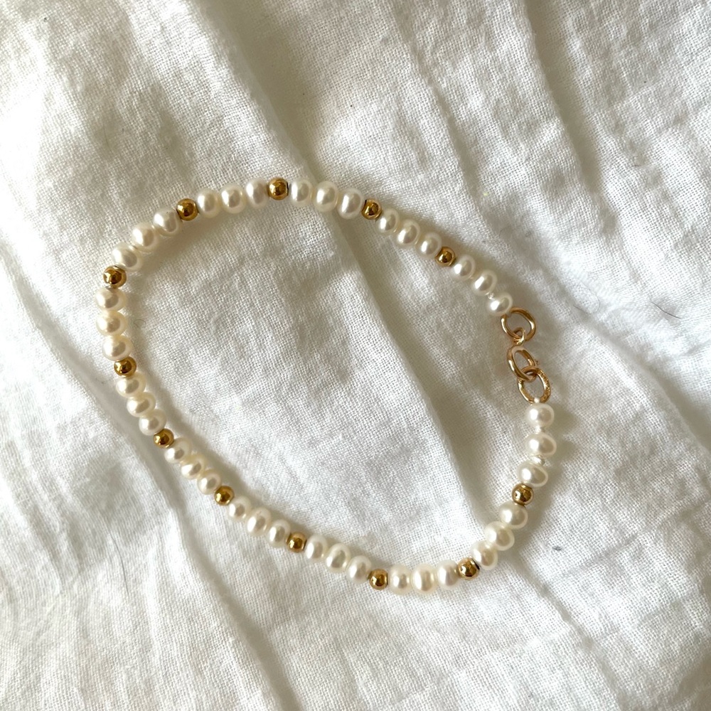 White and Gold Dainty Necklace Jewelry